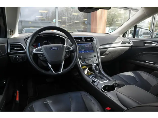 Ford Mondeo Wagon 2.0 IVCT HEV Titanium Leer Stoelvent. Cruise Clima PDC