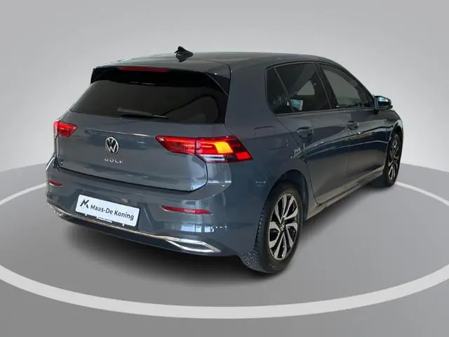 Volkswagen Golf 1.5TSI/150PK Active · Navigatie · Camera + Parkeersensoren · Stoelverwarming · Apple...