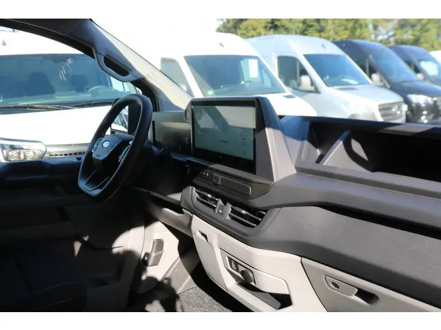 Ford E-Transit Custom