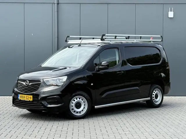 Opel Combo 1.5D 102 PK / L2H1 / TREKHAAK / CRUISE / AIRCO / IMPERIAAL / NAVI / CARPLAY / DAB