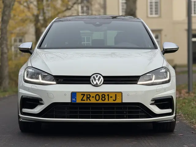Volkswagen Golf 2.0 TSI 4Motion R Akrapovic Dynaudio