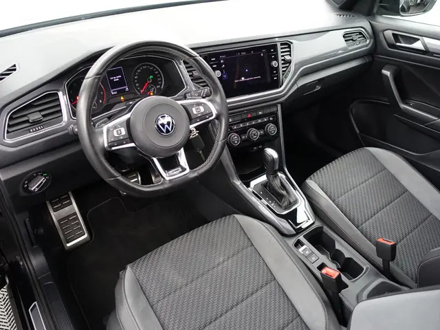 Volkswagen T-Roc 1.5 TSI R-Line+ Aut- Nieuw Model, Panodak, Sport interieur, Camera, Ada Cruise, Par...
