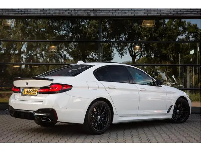 BMW 5-serie 540i High Executive M-Sport , Bowers&Wilkins, HUD, Laser, Carbon, Pano,