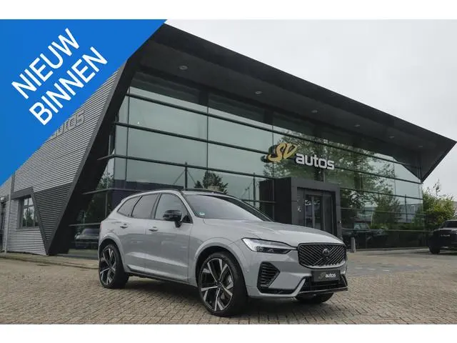 Volvo XC60 2.0 T8 455pk Plus Black edition Panoramadak *BTW* Styling pack 22" LMV Harman/Kardon Bomv...