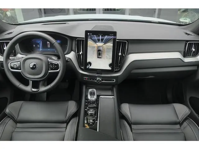Volvo XC60 2.0 T8 455pk Plus Black edition Panoramadak *BTW* Styling pack 22" LMV Harman/Kardon Bomv...