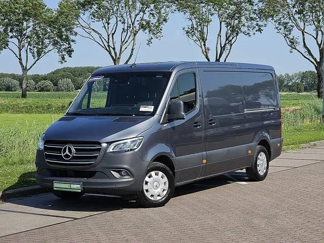 MERCEDES-BENZ SPRINTER 319 mbux led 2xzijdeur!