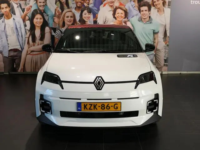 Renault 5 comfort range techno 52 kWh | Demo | Vraag naar beschikbaarheid | Pack winter | Advanced d...