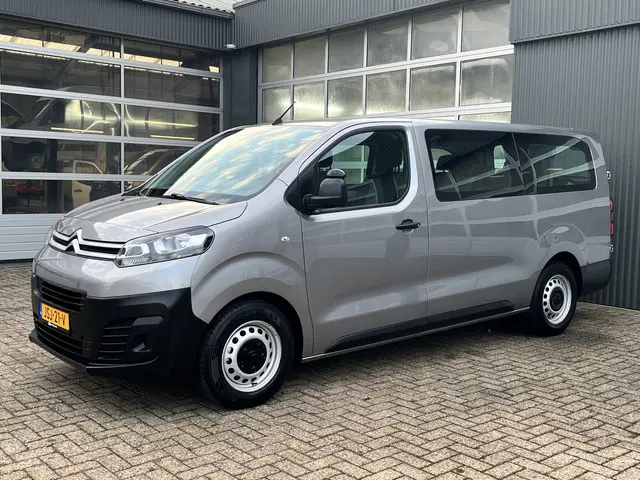 Citroën Jumpy 1.5 BlueHDi XL Marge BTW en BPM vrij!! Airco Cruise controle Trekhaak 2500kg Navigatiesysteem Personenvervoer 8-Persoons Parkeerhulp achter Apple carplay 1e eigenaar Euro 6 Bpm en Btw vrij voor particulier