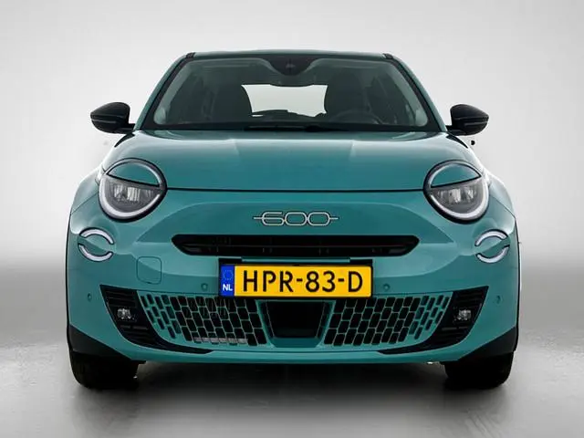 Fiat 600 1.2 Hybrid Urban Camera | Navigatie | Climate control | 17" Lichtmetalen velgen