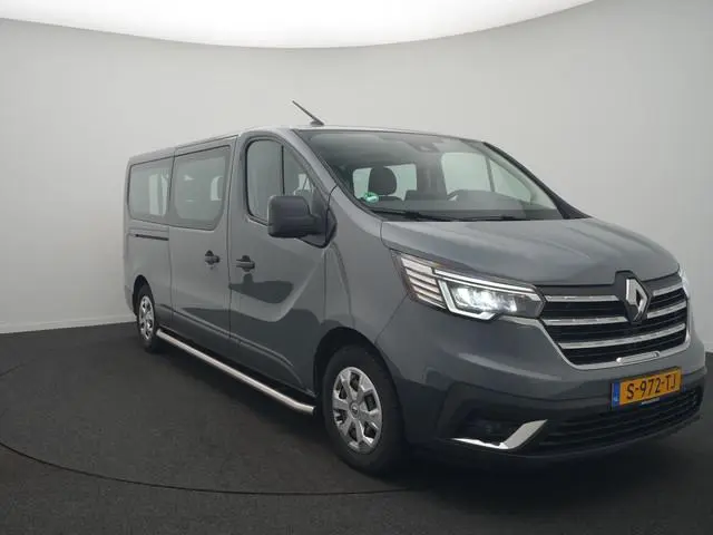 Renault Trafic - 9 Persoons bus! - All Seasonbanden - Achteruitrijcamera - Cruise Control - Sidebars...