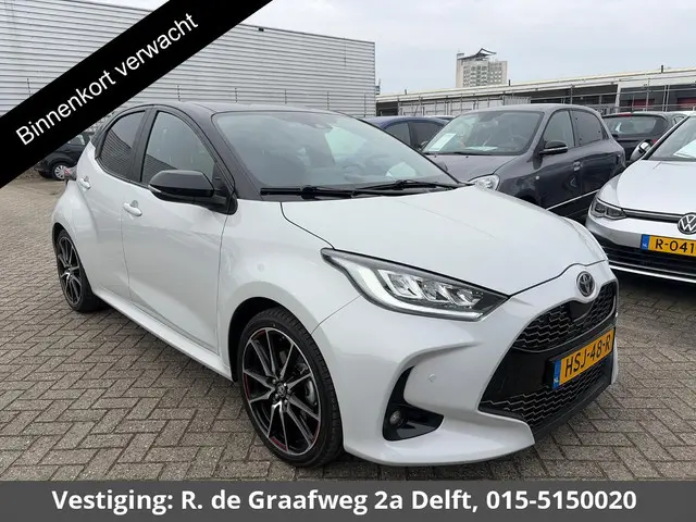 Toyota Yaris 1.5 Hybrid GR Sport Naviagtie | JBL Audio | Parkeersensoren | HUD | Apple Carplay/Andro...