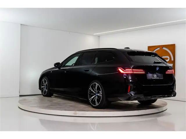 BMW 5-serie Touring 530e High Executive M Sport 300PK | Pano | H/K | Sfeer | Driving Ass. Pro | Fabr...