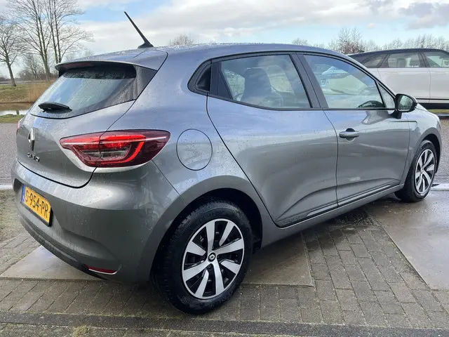 Renault Clio 1.0 TCe 90 Equilibre / Apple Carplay - Android Auto / Airco / Cruise / Navi /