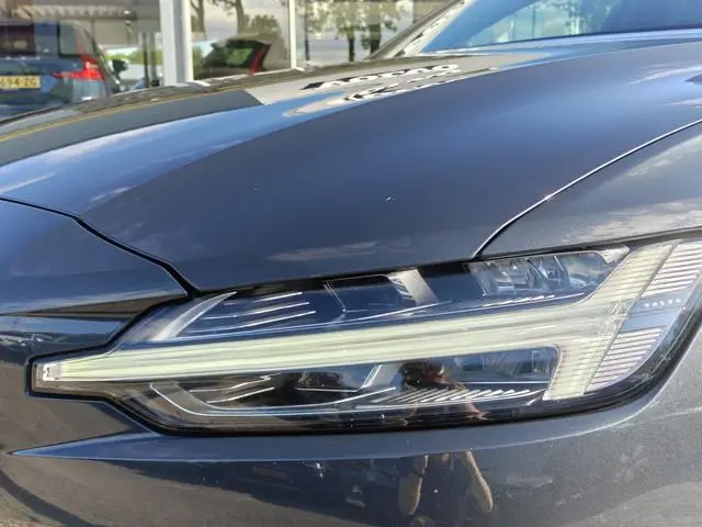 Volvo V60 T5 252PK Momentum | BLIS | Trekhaak | Elektr. Kofferklep | Carplay | ACC | PDC V+A | Camer...