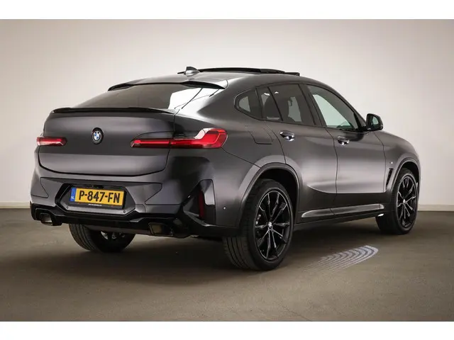 BMW X4 xDrive20i High Executive M-Sport | SAFETY- PACK | PANORAMADAK | CARBON | HEAD UP | LASER LED...