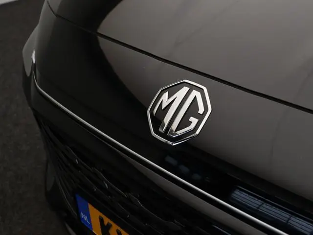 MG HS