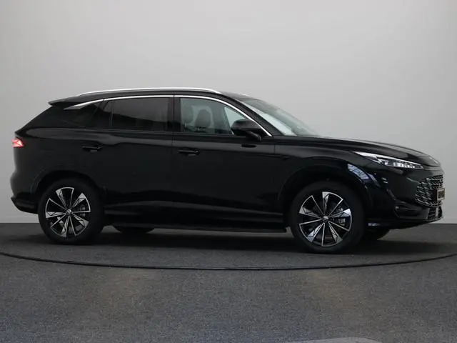 MG HS