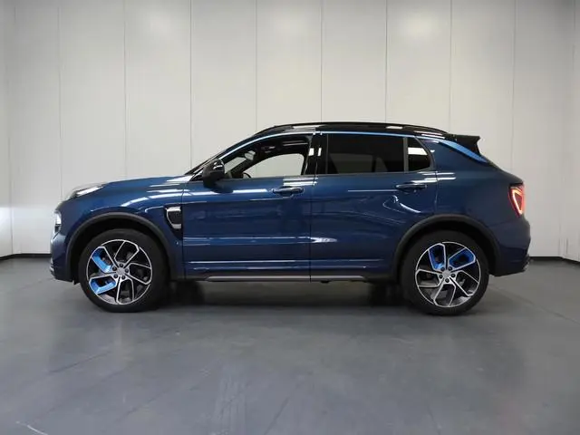 Lynk & Co 01