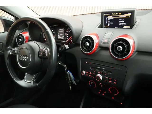 Audi A1 Sportback 1.2 TFSI 86pk Admired Cruise Control Bluetooth