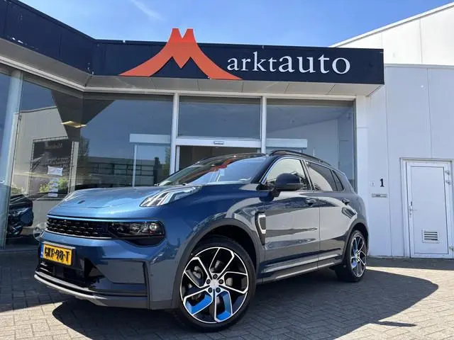 Lynk & Co 01