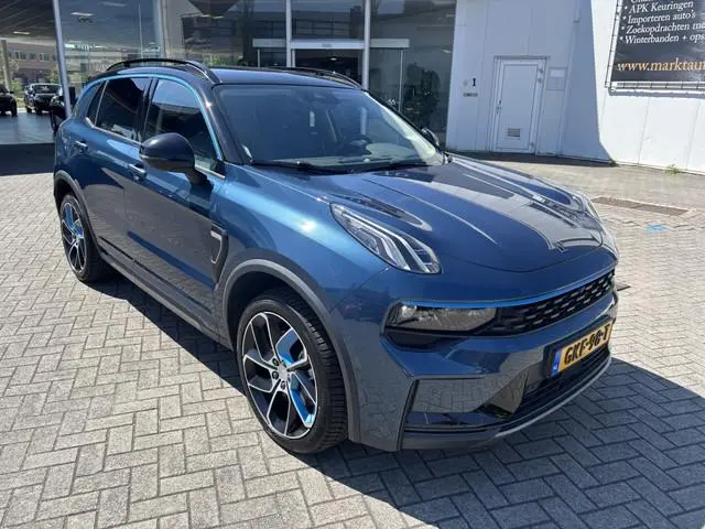 Lynk & Co 01
