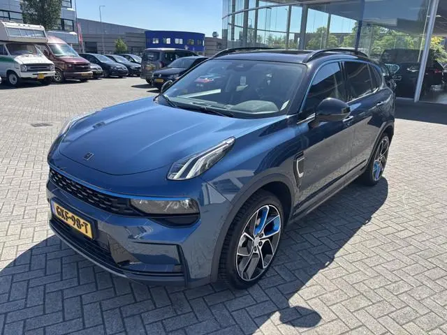 Lynk & Co 01