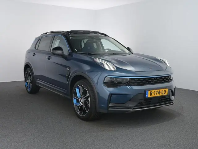 Lynk & Co 01