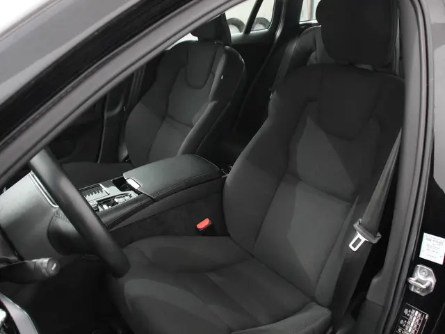 Volvo V60 2.0 T8 390pk Recharge AWD Inscription Expression | Navigatie | Apple Carplay/Android Auto...