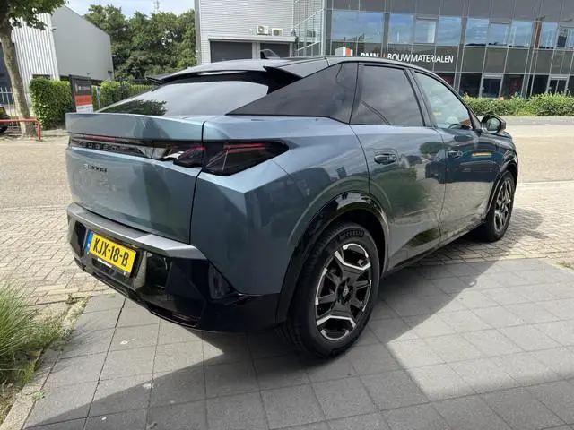 Peugeot e-3008