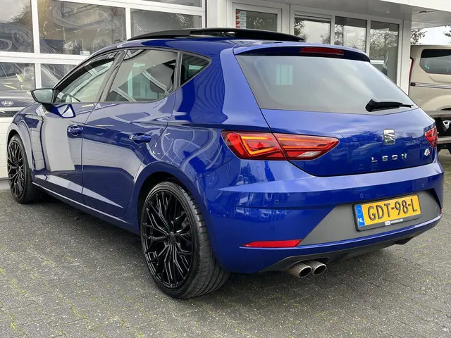SEAT Leon 1.8 TSI FR 180 pk Panoramadak 19" lichtmetalen velgen Mulitmedia voorbereiding Parkeerhulp...