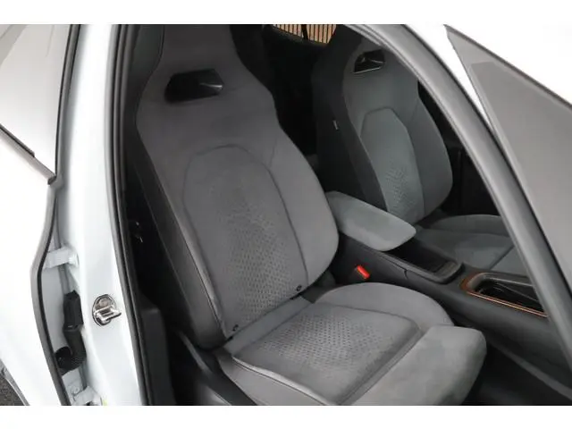 CUPRA Born Performance One 204pk 62 kWh Keyless Stoelverwarming Camera Navigatie ACC