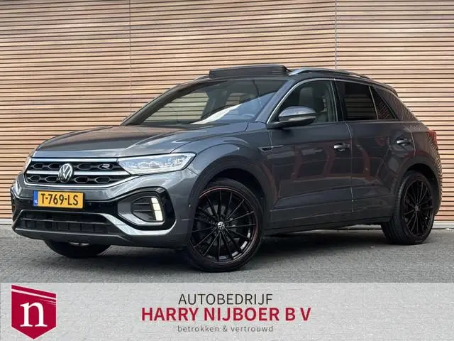 Volkswagen T-Roc 1.5 TSI R-Line Business+ Trekhaak / Carplay / Panodak / Sportstoelen / Adapt. Cruis...