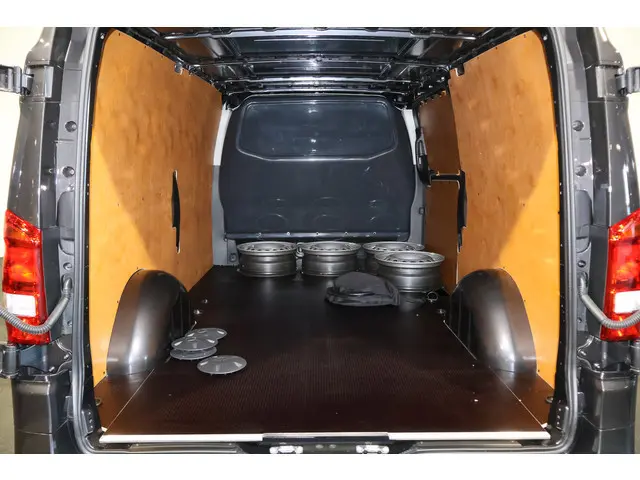 Mercedes-Benz eVito 112 L3 60 kWh Spoilerpakket