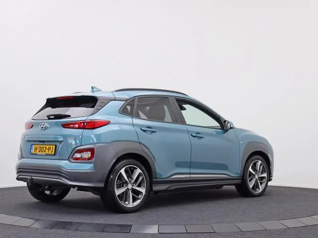 Hyundai Kona EV Premium 64 kWh | Trekhaak | 18" | SOH 92,1%