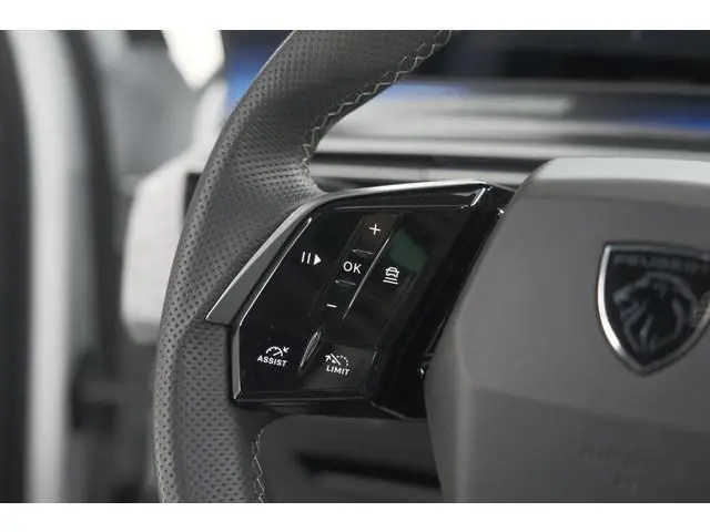 Peugeot 3008 1.2 Hybrid 136 GT | Panoramadak | FOCAL Audio | Alcantara Executive Pakket | 360 Camera...