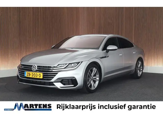 Volkswagen Arteon 1.5 TSI 150pk DSG 2x R-Line Trekhaak Stoelverwarming Keyless Virtual Cockpit Navig...