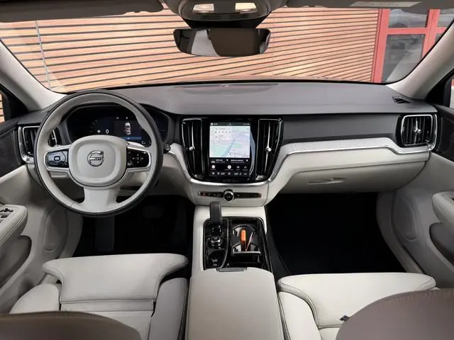 Volvo V60 2.0 T6 Plug-in hybrid AWD Plus Bright