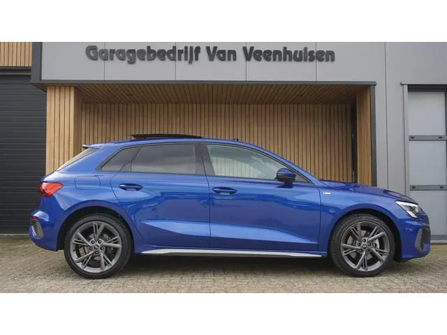Audi A3 Sportback 40 TFSIe 204PK 2x S-Line Pano.dak 18inch LM Virtual Cockpit *Sepang Blue* A-Camera...
