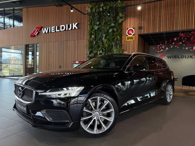 Volvo V60 2.0 T8 Recharge AWD R-Design Pannorama schuif trekhaak elektrisch