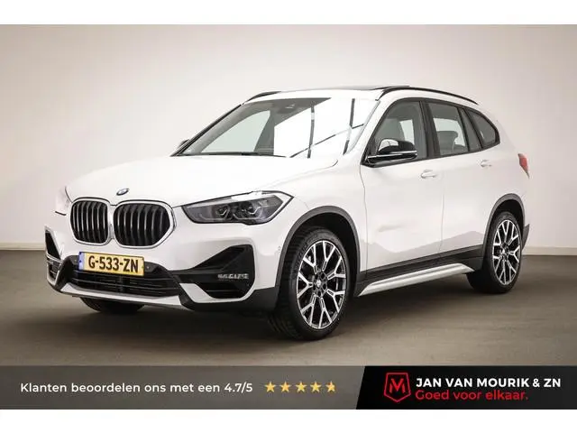 BMW X1 sDrive20i High Executive Edition | PANORAMADAK | HEAD UP | LEDER | HARMAN KARDON | DAB | TREK...