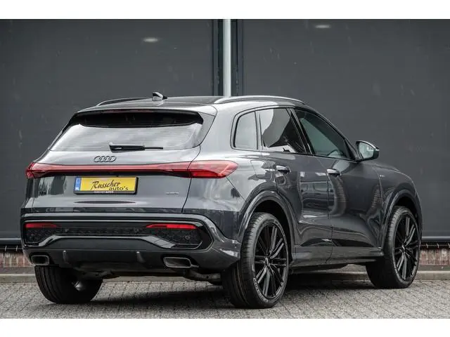 Audi Q5 e-hybrid 367Pk | S-Line | MMI Bijrijdersdisplay | Tech Plus | 360° Camera | Trekhaak | 21''...