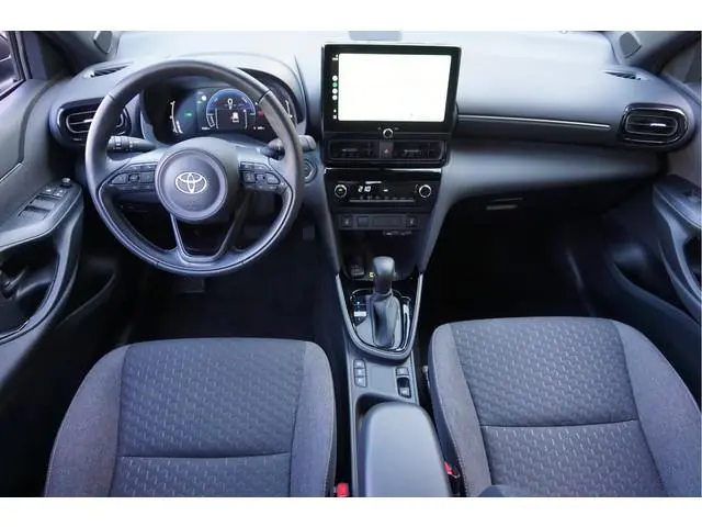 Toyota Yaris Cross 1.5 Hybrid adaptive cruise control | android auto / apple carplay