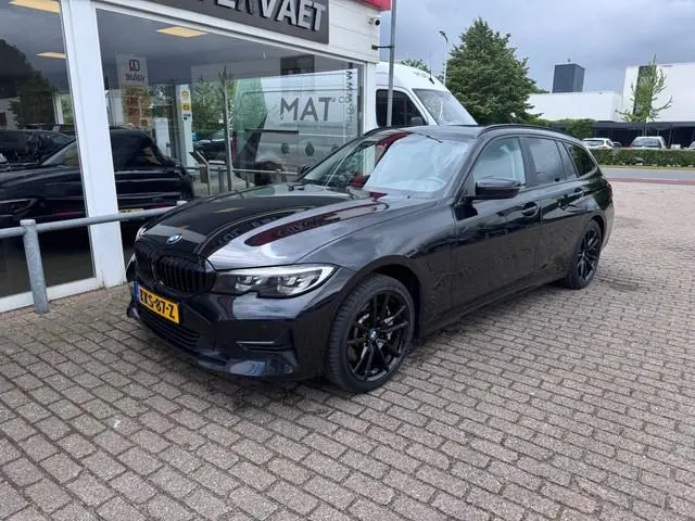 BMW 3-serie Touring 330e High Executive