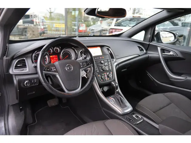 OPEL CASCADA 1.6 TURBO 170PK AUT. INNOVATION | TREKHAAK AFNEEMBAAR | STOEL- STUURVERW. | NAVI