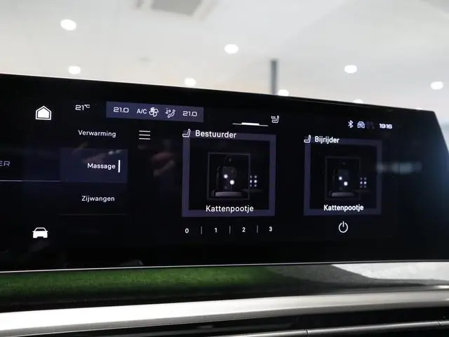 Peugeot e-5008