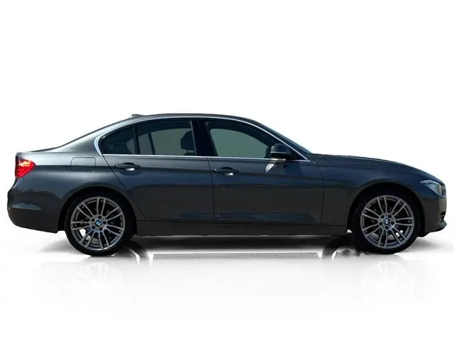 BMW 3-serie 316i High Executive ✅ Xenon ✅ Sportstoelen ✅ 19 inch