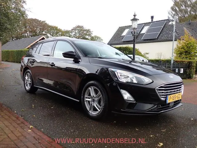 Ford Focus Wagon 1.0 EcoBoost STUUR + STOELVERWARMING / CAMERA / CARPLAY / NAVI