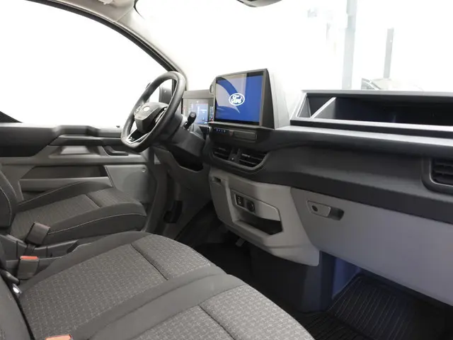 Ford Transit Custom 300 2.0 TDCI L2H1 Trend Nieuw Model Ford Transit Custom 300 2.0 TDCI L2H1 Trend...