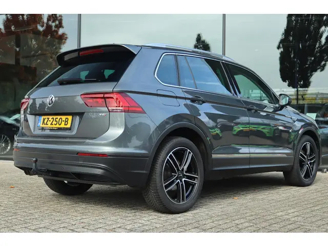 VOLKSWAGEN TIGUAN 1.4 TSI CONNECTED SERIES | TREKHAAK | CARPLAY | CRUISE | CLIMATE | PRIVACY | PDC