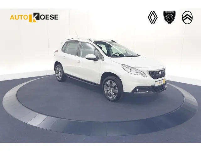 Peugeot 2008 PureTech 110 Blue Lion | Trekhaak | Apple Carplay | Panoramadak | Parkeersensoren